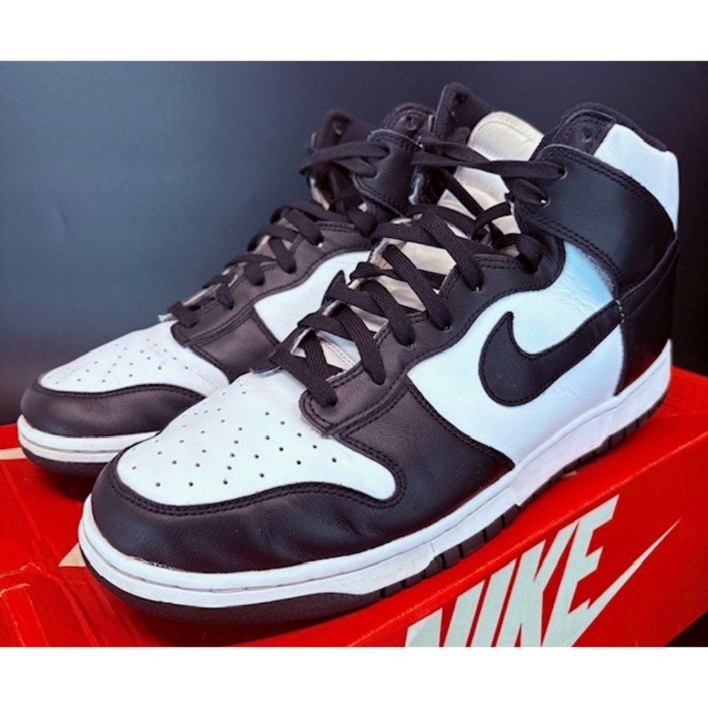 Nike Black and White Sneakers
